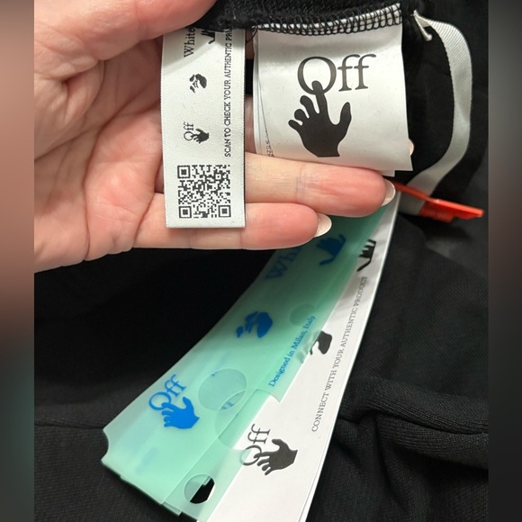 Off-White Cropped Hoodie - Picture 8 of 10